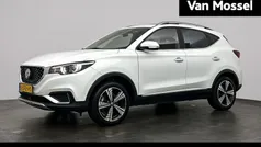 Wit Gebruikt 2020 MG ZS Luxury Sedan | € 15.395 (Eerlijke prijs)