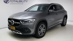 Grijs Gebruikt 2022 Mercedes GLA250 Progressive SUV | € 35.950 (Super prijs)