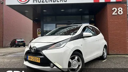 Occasion Toyota Aygo X-play 69 PK (50 kW) 2015 Wit Hatchback