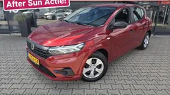 Rood Gebruikt 2021 Dacia Sandero Essentiel Hatchback | € 13.750 (Goede deal)