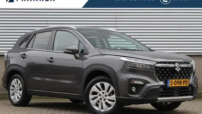Grijs Occasion 2023 Suzuki SX4 S-Cross SUV | € 25.145 (Goede deal)