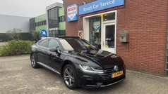 Zwart, metallic lak Gebruikt 2018 VW Arteon Business Hatchback | € 21.299 (Eerlijke prijs)