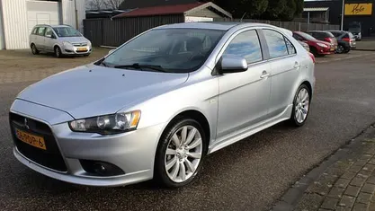 Grijs (metallic) Occasion 2011 Mitsubishi Lancer Sportback Intense Hatchback | € 6.995 (Eerlijke prijs)