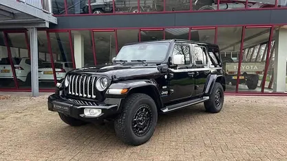 Zwart Gebruikt 2023 Jeep Wrangler Unlimited Sahara SUV | € 63.950 (Goede deal)