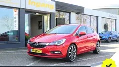 Rood Gebruikt 2018 Opel Astra Innovation Hatchback | € 17.990 (Eerlijke prijs)