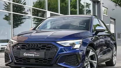 Blauw, metallic lak Gebruikt 2020 Audi S3 Ambiente Sedan | € 48.749 (Eerlijke prijs)
