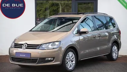 Beige (metallic) Occasion 2014 VW Sharan Highline MPV | € 15.911 (Goede deal)
