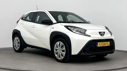 Gebruikt 2024 Toyota Aygo X Play SUV | € 17.999 (Eerlijke prijs)