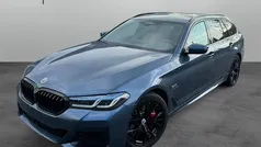 Grijs Gebruikt 2023 BMW 530e M Sport Stationwagen | € 48.490 (Goede deal)
