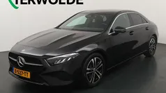 Zwart Gebruikt 2024 Mercedes A180 Business Sedan | € 35.840 (Eerlijke prijs)