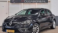Zwart Gebruikt 2016 Renault Mégane III Zen Hatchback | € 8.795 (Eerlijke prijs)