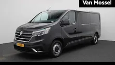 Midnightzwart d68 Gebruikt 2023 Renault Trafic Komfort Van | € 22.430 (Eerlijke prijs)