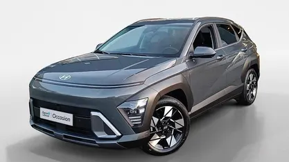Ecotronic gray pearl (pe2) Occasion 2025 Hyundai Kona Premium SUV | € 33.750 (Eerlijke prijs)