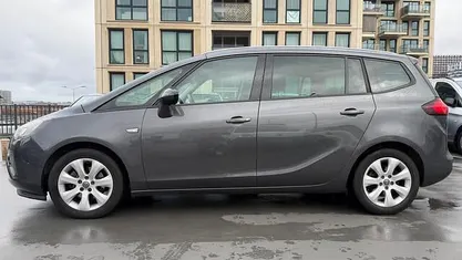 Grijs Occasion 2012 Opel Zafira Tourer Edition MPV | € 6.950 (Goede deal)