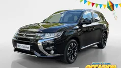 Ruby black p Gebruikt 2015 Mitsubishi Outlander P-HEV Edition SUV | € 17.545 (Eerlijke prijs)