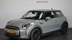 Gebruikt 2021 Mini Cooper Essential Hatchback | € 17.995 (Eerlijke prijs)