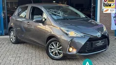 Grijs Gebruikt 2019 Toyota Yaris Hatchback | € 16.950 (Eerlijke prijs)