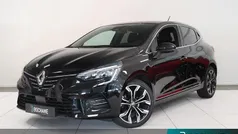 Zwart Gebruikt 2022 Renault Clio V Intens Hatchback | € 16.245 (Eerlijke prijs)