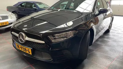 Zwart Gebruikt 2018 Mercedes A200 Business Hatchback | € 19.500 (Goede deal)
