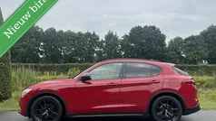 Rood Gebruikt 2019 Alfa Romeo Stelvio Veloce SUV | € 36.950 (Eerlijke prijs)