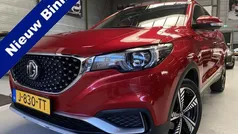 Rood, metallic lak Gebruikt 2020 MG ZS Luxury Sedan | € 13.750 (Goede deal)