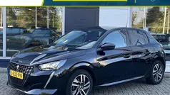 Zwart Gebruikt 2021 Peugeot 208 Allure Hatchback | € 16.385 (Eerlijke prijs)