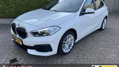 Wit Gebruikt 2021 BMW 118 Basis Hatchback | € 21.450 (Goede deal)
