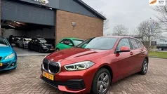 Oranje Gebruikt 2022 BMW 118 Executive Hatchback | € 21.999 (Super prijs)