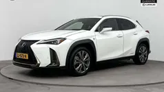 Wit Gebruikt 2019 Lexus UX 250h Sport Line SUV | € 34.950 (Eerlijke prijs)