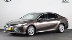 Gebruikt 2020 Toyota Camry Premium Sedan | € 30.945 (Eerlijke prijs)