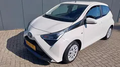 Gebruikt 2021 Toyota Aygo X-play Hatchback | € 9.450 (Eerlijke prijs)