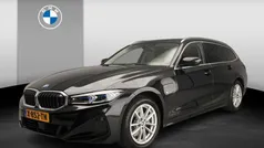 Zwart Gebruikt 2023 BMW 320e Executive Stationwagen | € 35.900 (Super prijs)