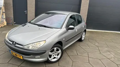 Occasion Peugeot 206 Premium 89 PK (65 kW) 2004 Grijs Hatchback