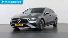 Grijs, metallic lak Gebruikt 2024 Mercedes CLA180 Shooting Brake Luxury Stationwagen | € 35.850 (Eerlijke prijs)