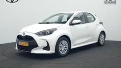 Wit Gebruikt 2022 Toyota Yaris Hybrid Active Hatchback | € 21.980 (Eerlijke prijs)