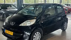 Zwart Gebruikt 2006 Peugeot 107 Hatchback | € 1.995 (Eerlijke prijs)