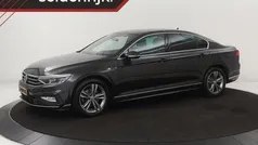 Gebruikt 2020 VW Passat R-line Sedan | € 21.900 (Eerlijke prijs)