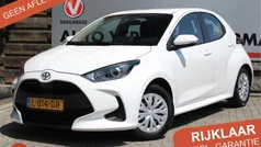 Wit Gebruikt 2021 Toyota Yaris Active Hatchback | € 14.950 (Eerlijke prijs)