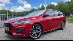 Rood Gebruikt 2024 Ford Focus ST-Line X Stationwagen | € 29.995 (Eerlijke prijs)
