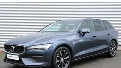 Blauw Gebruikt 2021 Volvo V60 Momentum Stationwagen | € 31.950 (Goede deal)