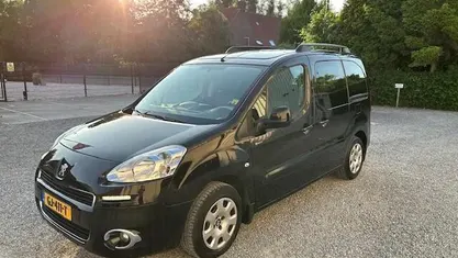 Zwart Gebruikt 2012 Peugeot Partner Tepee Family MPV | € 9.250 (Eerlijke prijs)