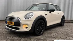 Gebruikt 2017 Mini Cooper Business Hatchback | € 14.395 (Eerlijke prijs)