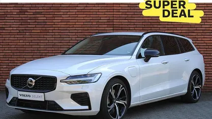 Wit Occasion 2024 Volvo V60 Ultimate Stationwagen | € 45.000 (Eerlijke prijs)