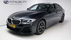 Zwart Gebruikt 2022 BMW 545e Executive Sedan | € 48.950 (Goede deal)