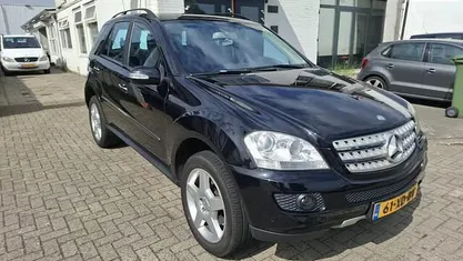 Zwart Gebruikt 2007 Mercedes 280 SUV | € 7.250 (Eerlijke prijs)