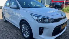 Wit Gebruikt 2017 Kia Rio Hatchback | € 6.999 (Eerlijke prijs)
