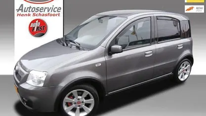 Grijs (metallic) Gebruikt 2006 Fiat Panda Sport Hatchback | € 3.500 (Eerlijke prijs)