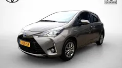 Grijs Gebruikt 2019 Toyota Yaris Hybrid Hatchback | € 16.950 (Eerlijke prijs)