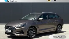 Gebruikt 2024 Hyundai i30 Premium Stationwagen | € 23.950 (Goede deal)