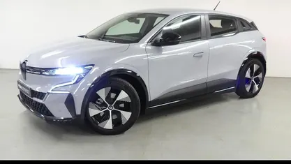 Gebruikt 2024 Renault Megane E-Tech Evolution Hatchback | € 28.495 (Eerlijke prijs)